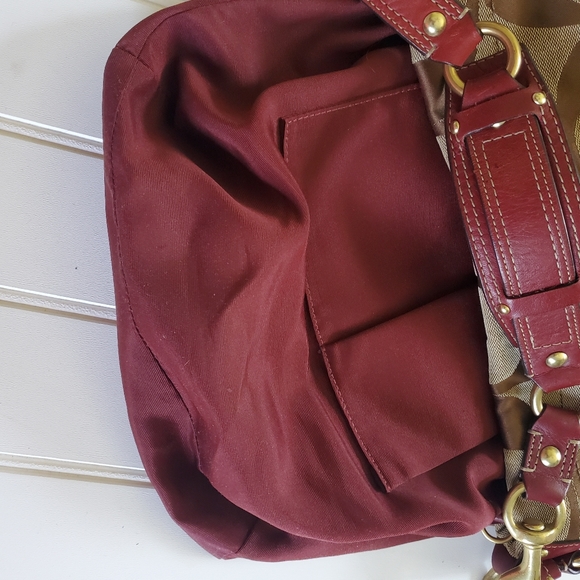 Coach Carly Hobo Bag - Purse - Picture 14 of 15